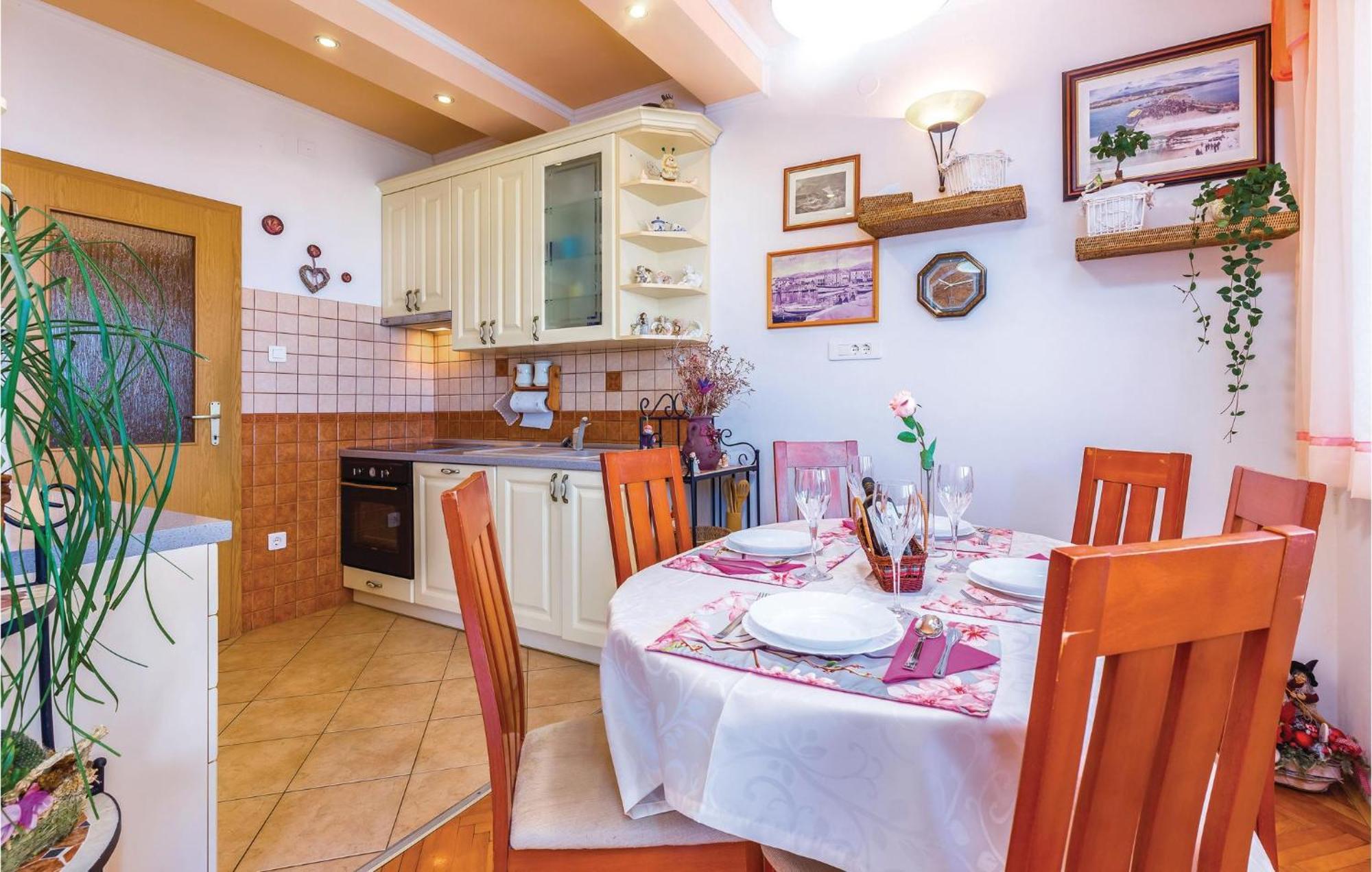 Beautiful Apartment In Crikvenica With Jacuzzi Bagian luar foto