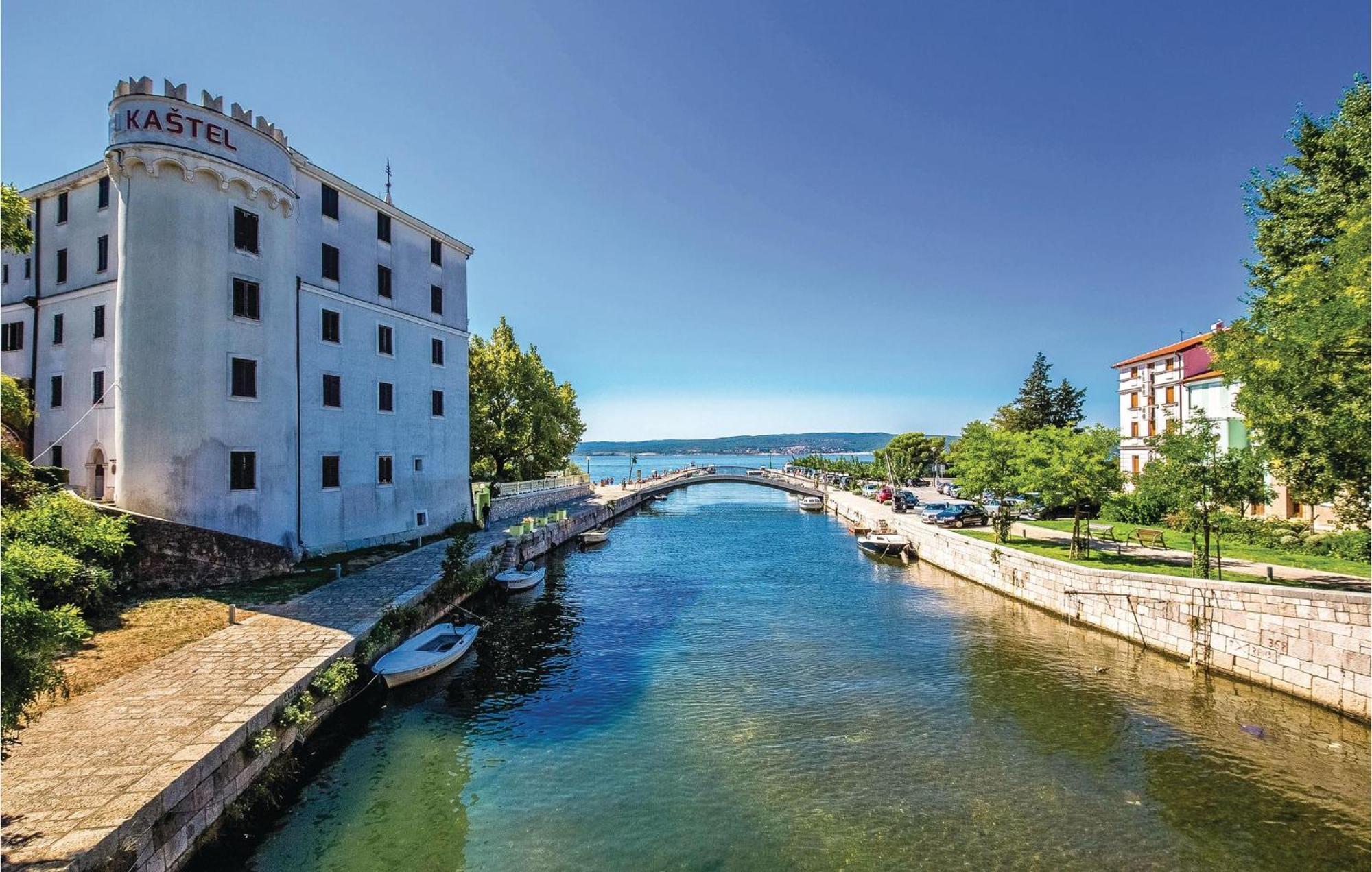 Beautiful Apartment In Crikvenica With Jacuzzi Bagian luar foto
