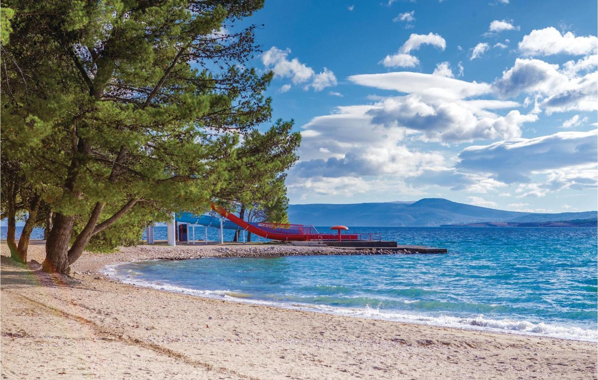 Beautiful Apartment In Crikvenica With Jacuzzi Bagian luar foto